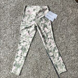 Athleta salutation stash printed tight.